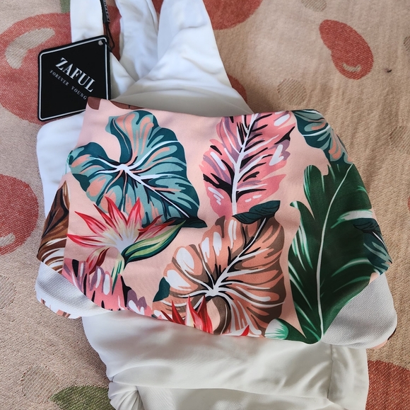 Zaful White Tank Bikini Top with Tropical Leaf Print Bottoms - Picture 3 of 3